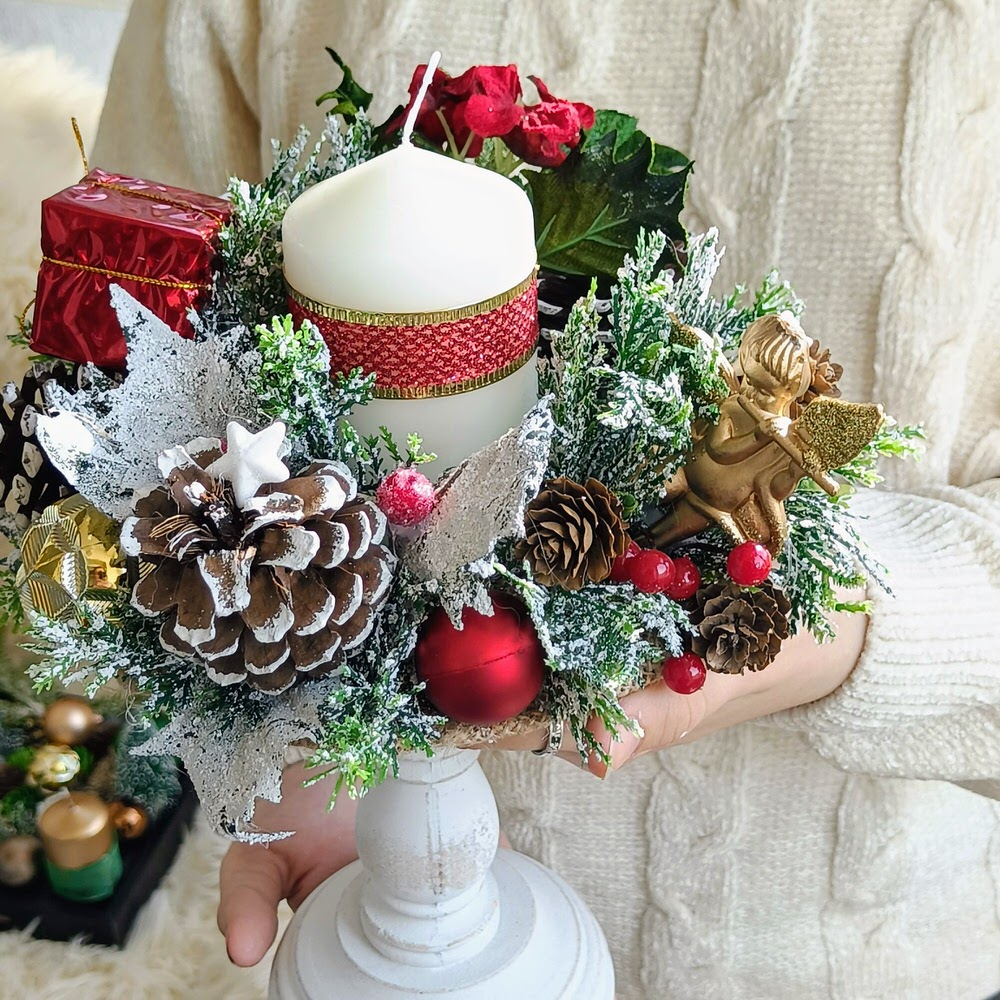 Decoratiune handmade cu lumanare si ingeras pentru masa de Craciun