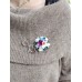 Martisor deosebit - Brosa cu buchet de primavara