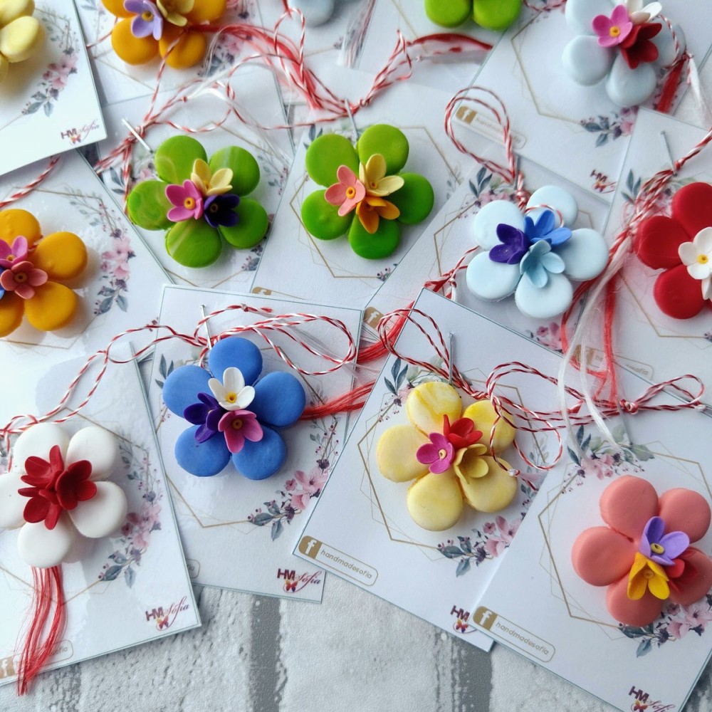 Martisor Fimo - model floral, lucrat manual, unicat, modele diferite