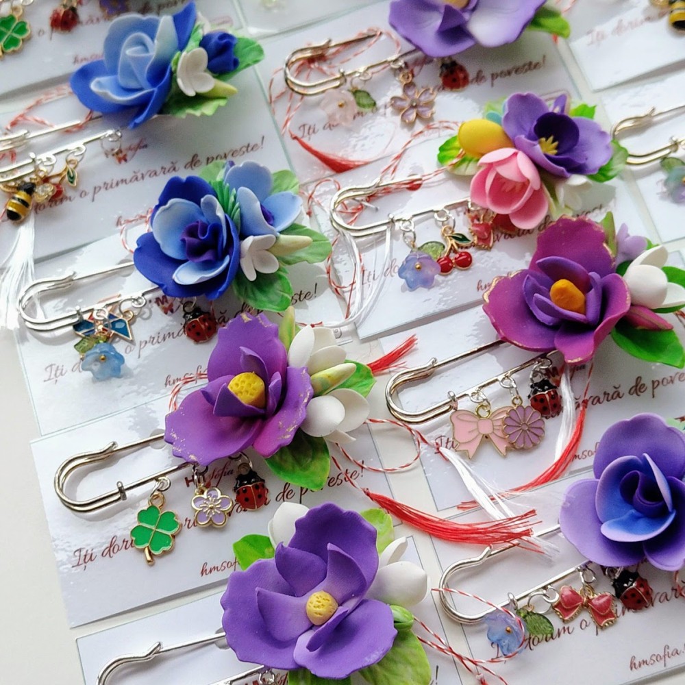Brosa handmade mare - Iris nuante de albastru