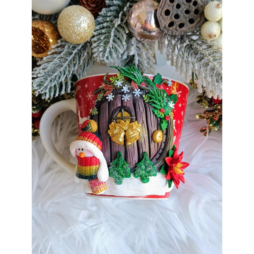 Cană "Knock, Knock" - Magia Sărbătorilor Într-un Cadou Handmade Autentic!