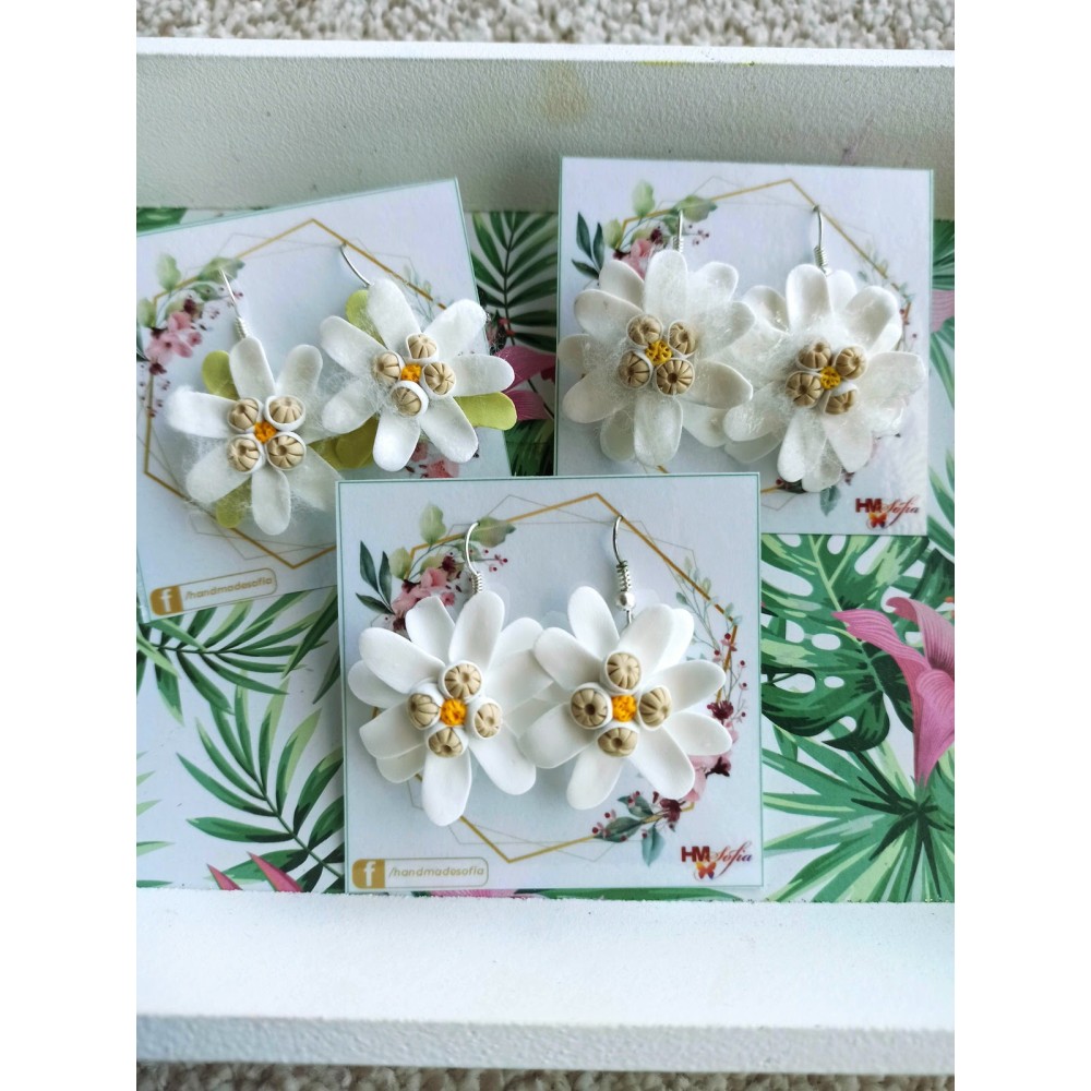 Cercei eleganți - inspirați din natură - floare de colț