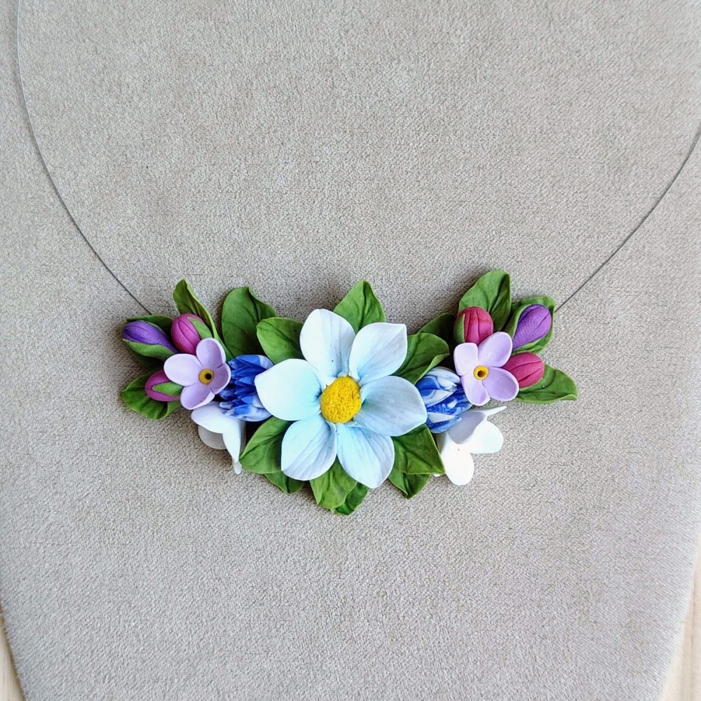 Colier cu flori de primavara - handmade, Colecția Spring Blossom 2026