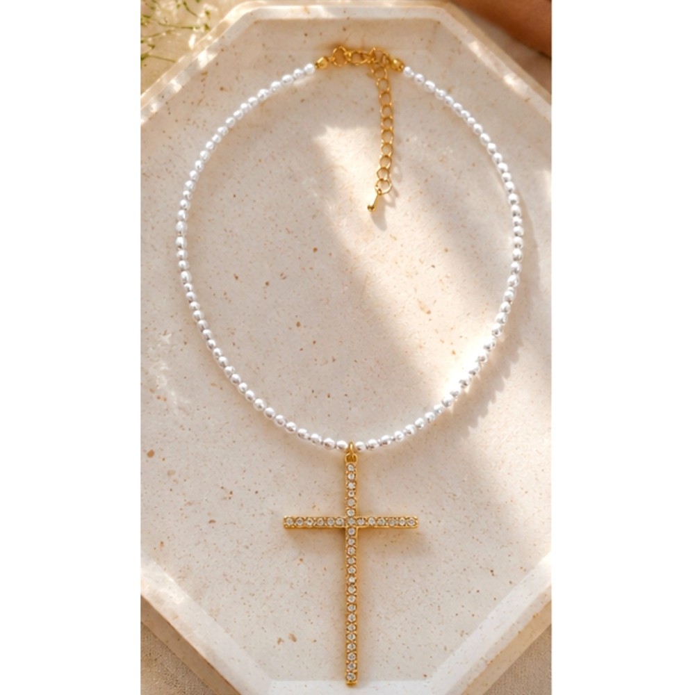 Colier perle de scoica si cruciulita