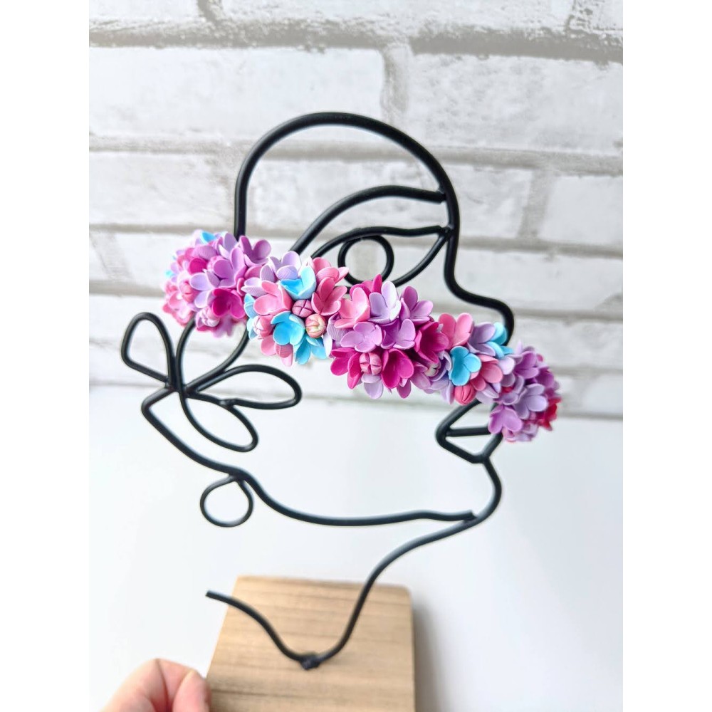 Bentiță handmade cu flori multicolore - liliac