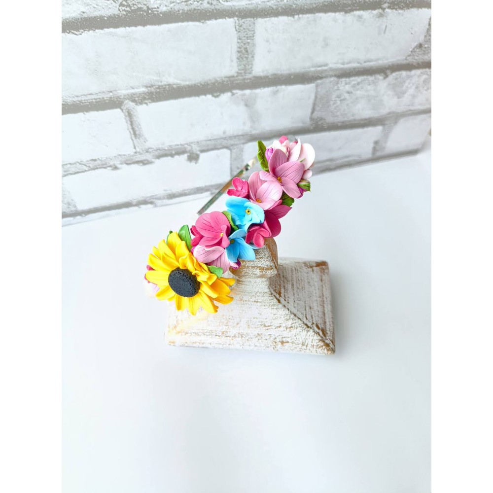 Bentiță handmade cu flori: hortensii și floarea soarelui