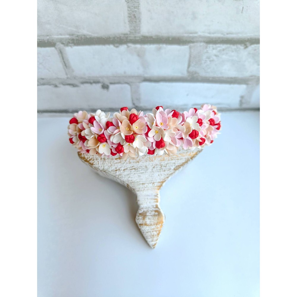 Cordeluță handmade cu nuanțe de roșu roz și beige