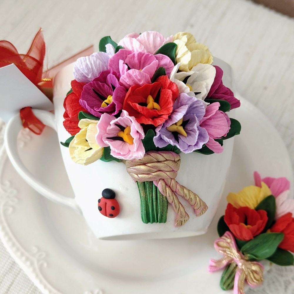 Set cafea decorat cu flori din fimo