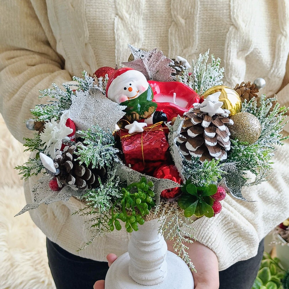 Decoratiune handmade cu lumanare pentru masa de Craciun