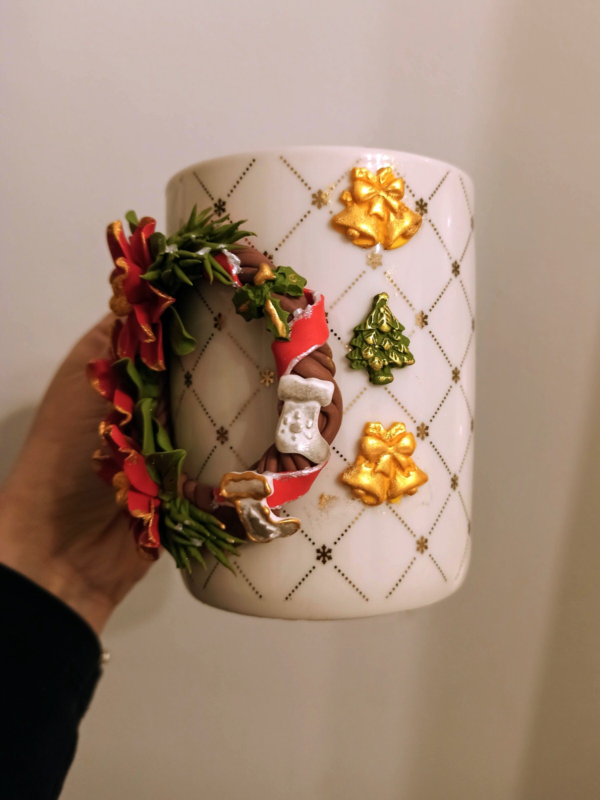 Cană personalizată cu decorațiune 3D: Coroniță de Crăciun 