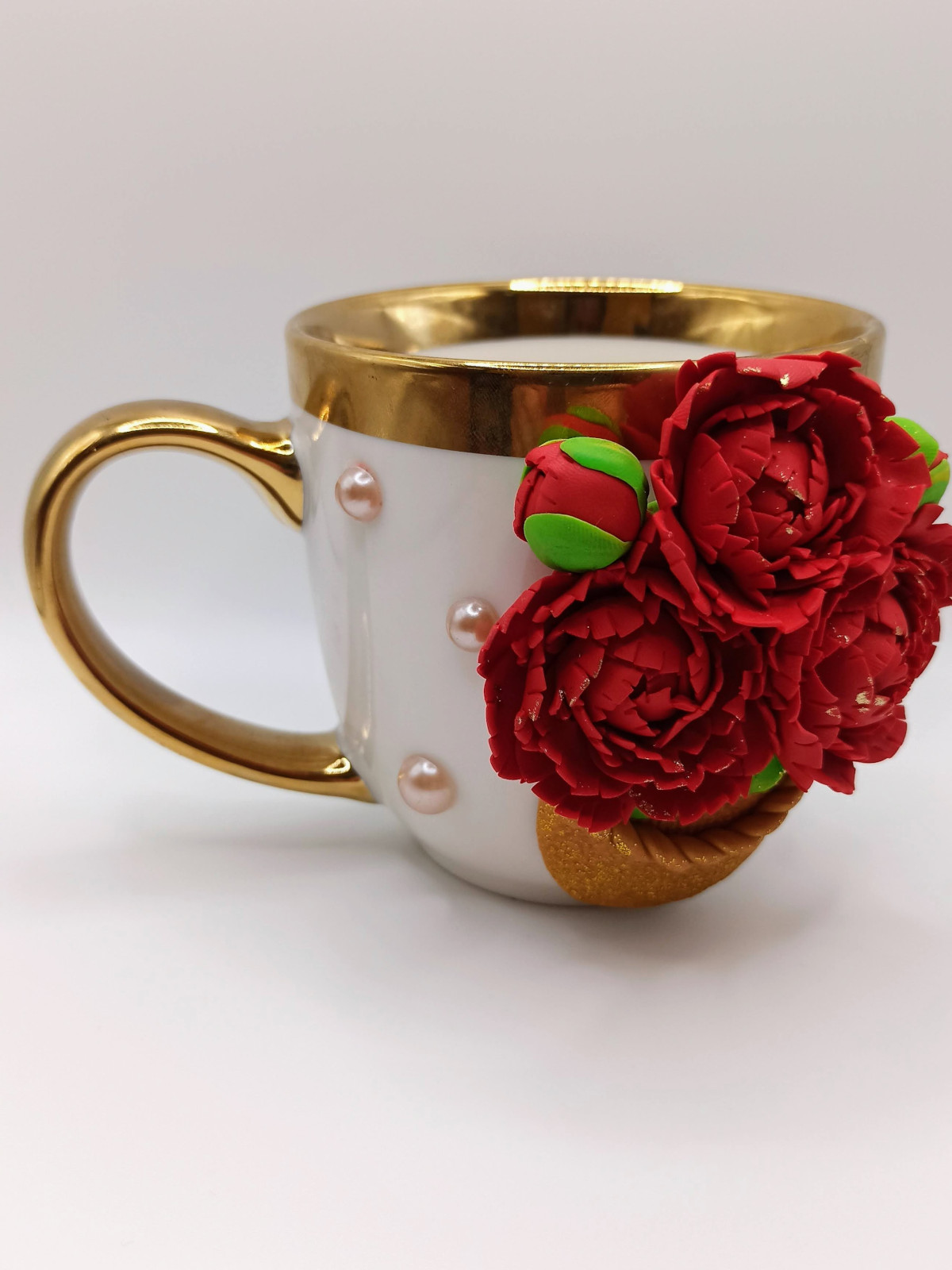 Cană handmade bujori roșii în coșuleț -INDISPONIBIL