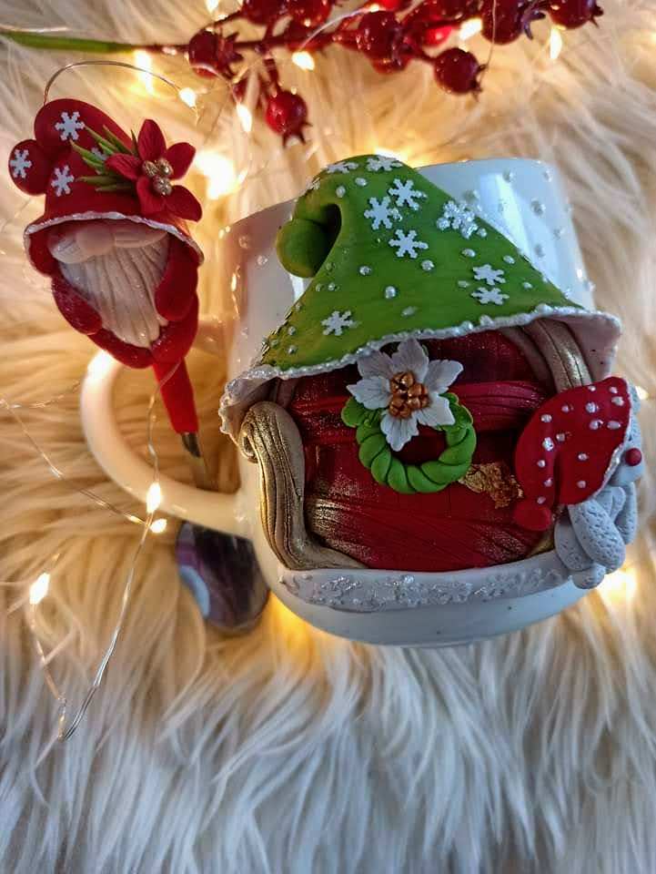 Cană personalizată 3D Căsuța Gnomilor - model unicat (nu mai poate fi realizat din nou)