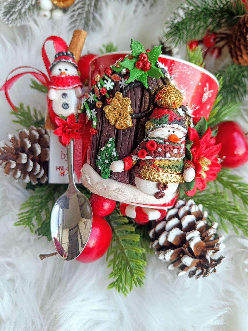 Cană "Knock, Knock" - Magia Sărbătorilor Într-un Cadou Handmade