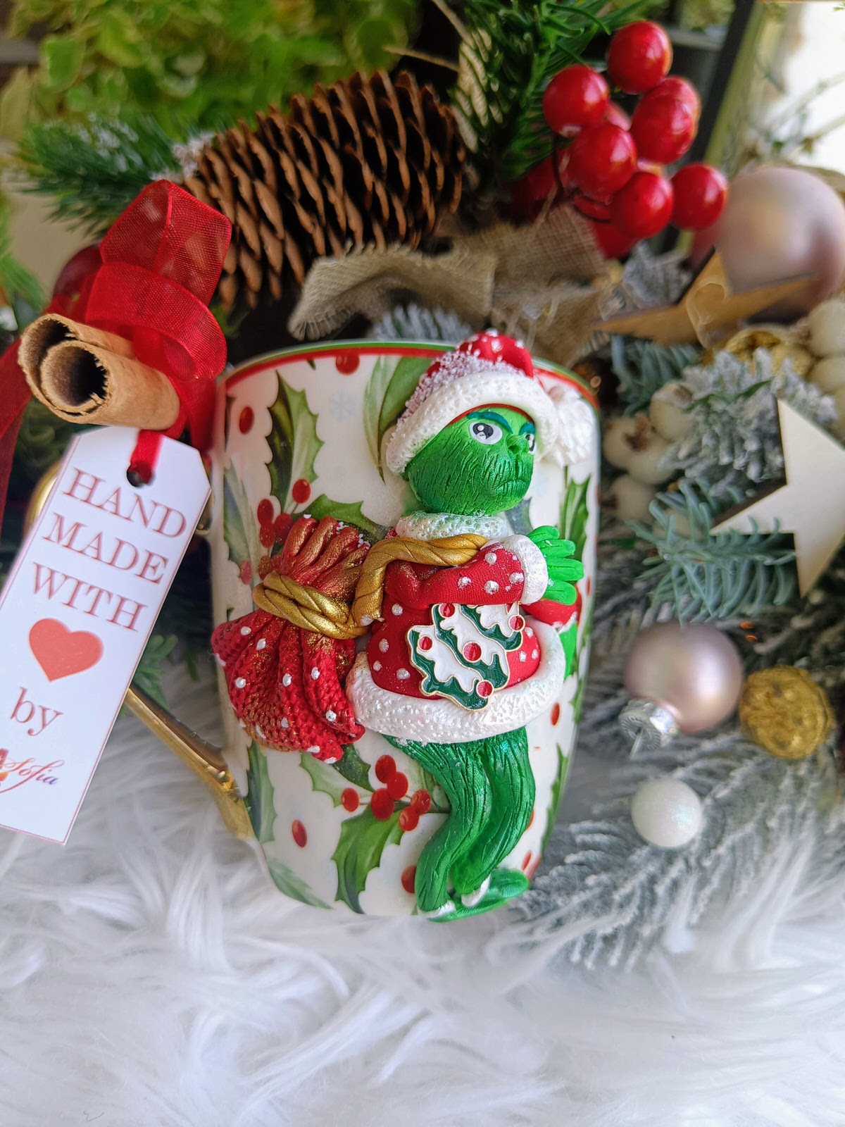 Cana cu Grinch - Rememorând momentele iconice din "How the Grinch Stole Christmas"