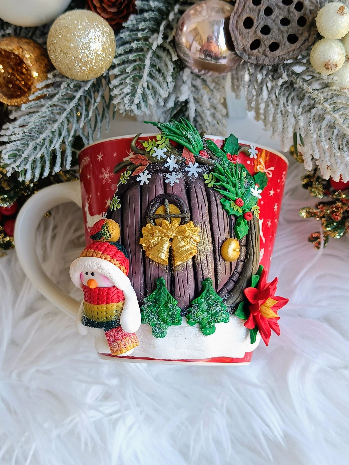Cană "Knock, Knock" - Magia Sărbătorilor Într-un Cadou Handmade Autentic!