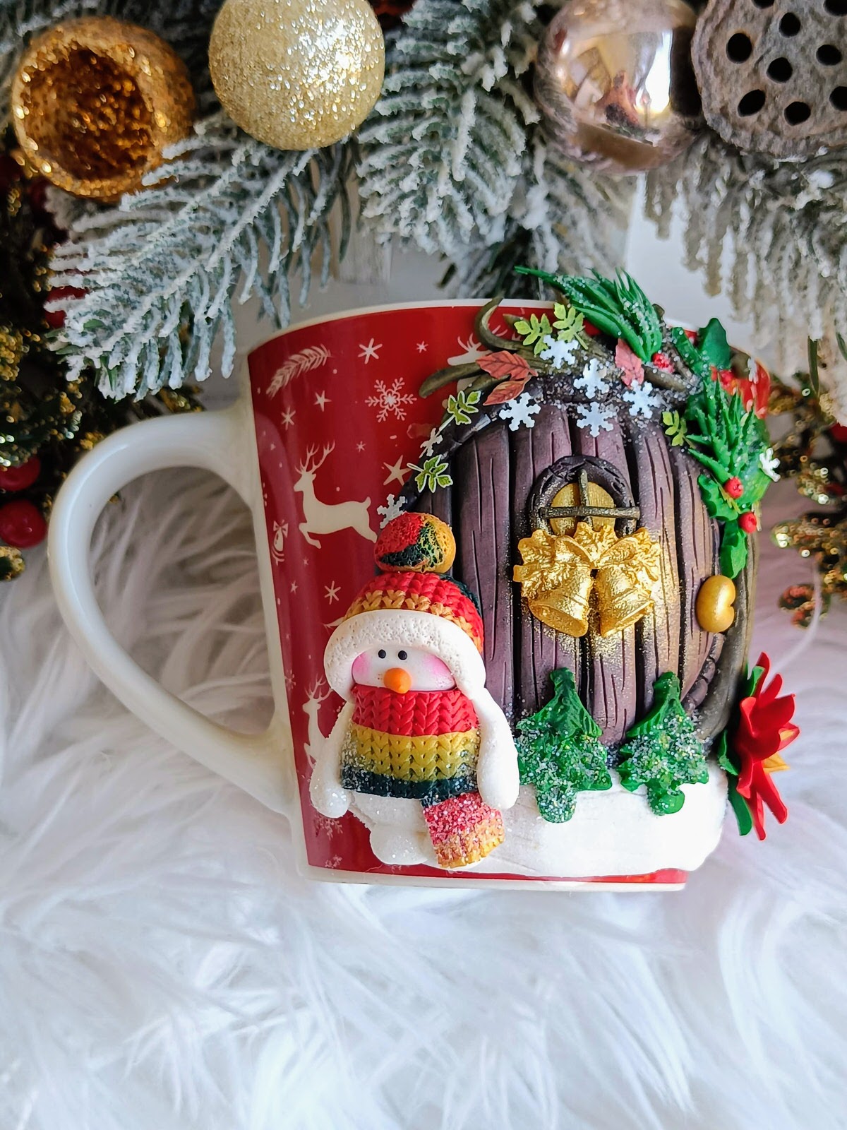 Cană "Knock, Knock" - Magia Sărbătorilor Într-un Cadou Handmade Autentic!