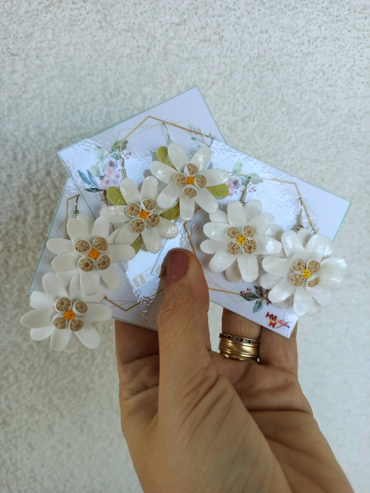 Cercei eleganți - inspirați din natură - floare de colț