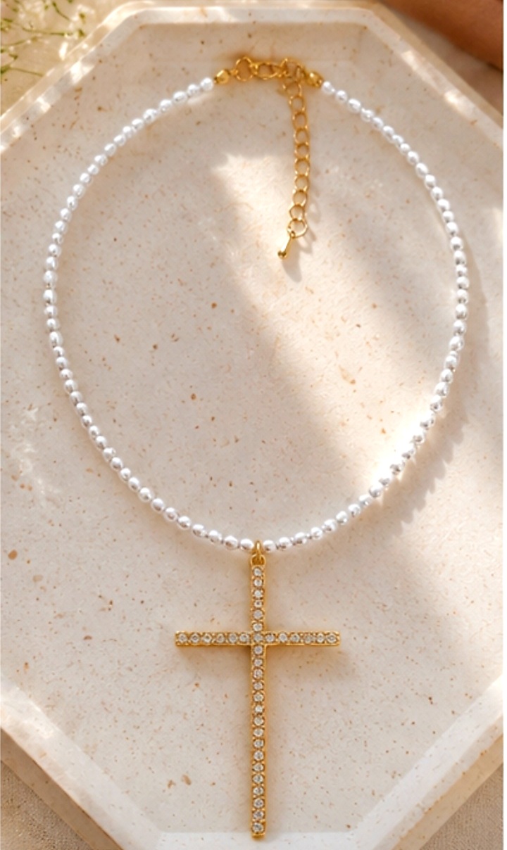 Colier perle de scoica si cruciulita