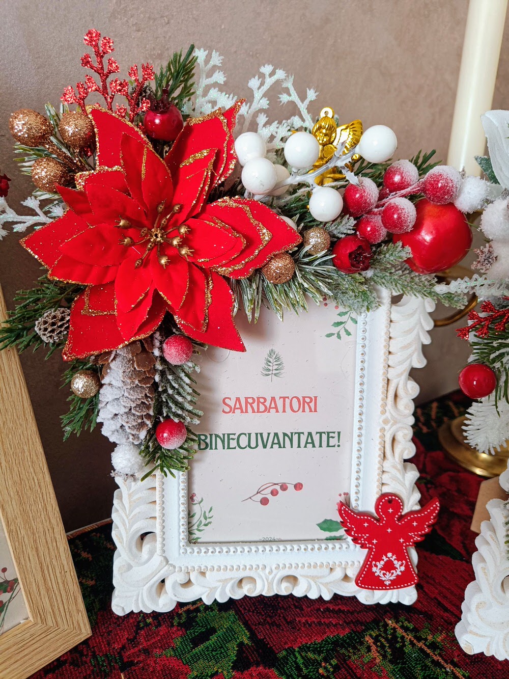 Ramă foto decorata manual pentru Craciun