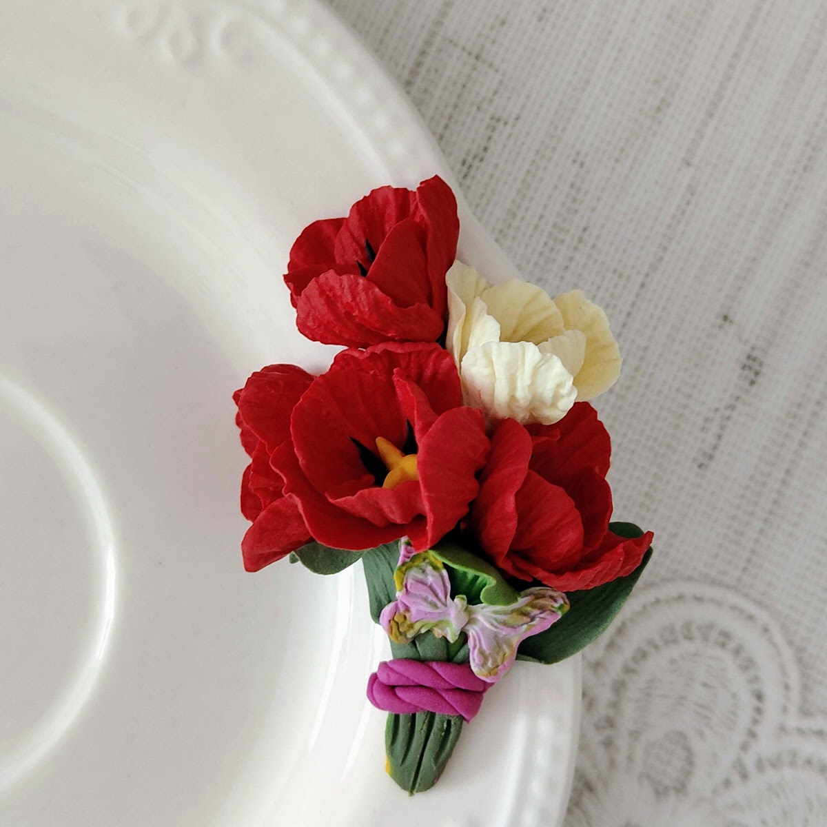 Cadou pentru iubitoarele de flori si cafea: set de cafea floral