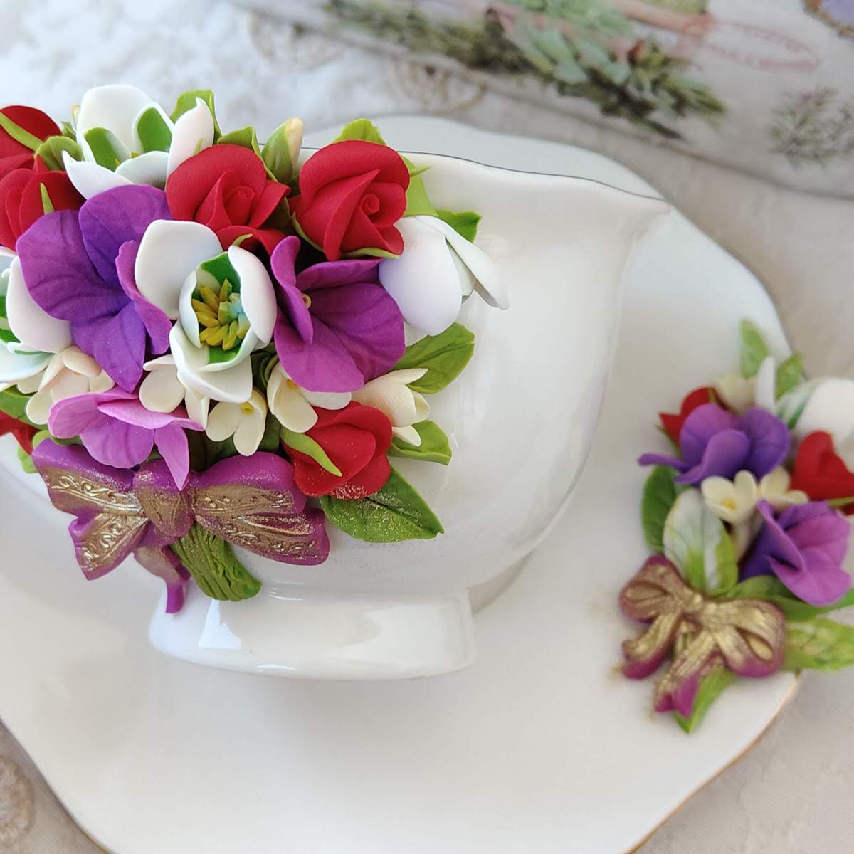 Cadou pentru Iubitorii de Cafea - Set Elegant cu Flori de Lămâiță și Buburuze