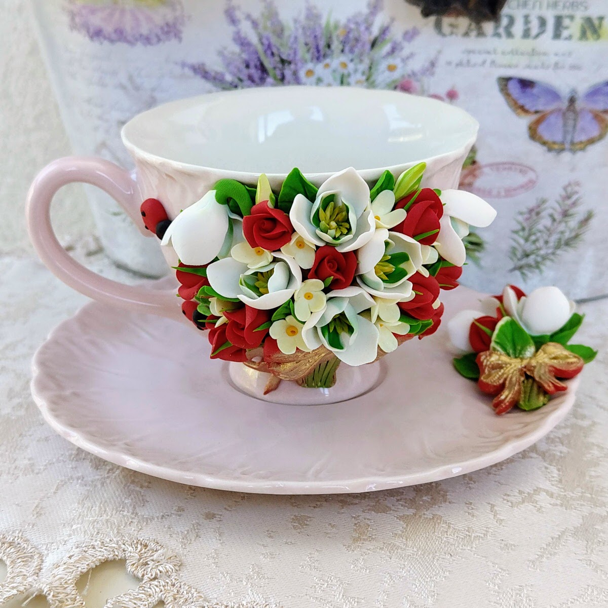 Set de ceai decorat cu flori din lut polimeric - culori pastelate