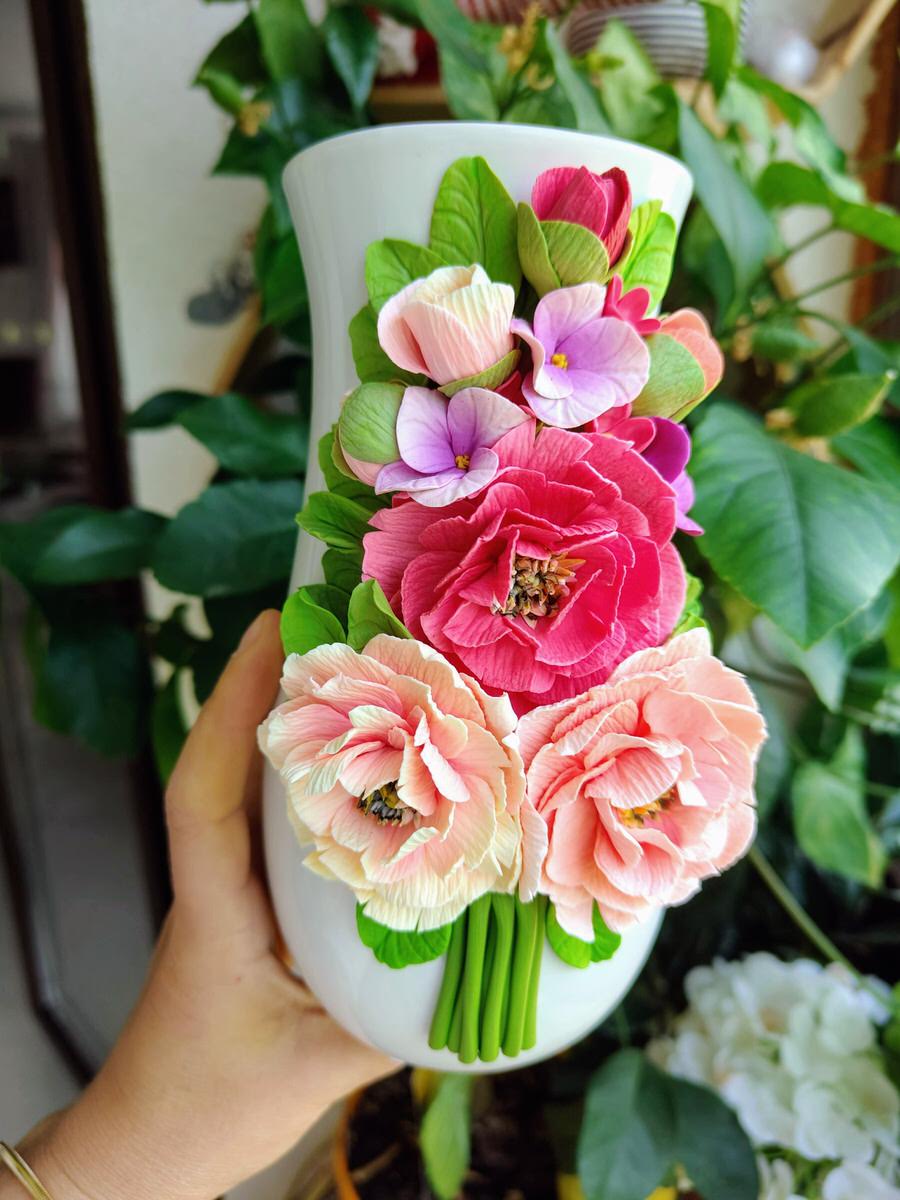 Cadou handmade: vaza cu flori din lut polimeric (fimo)
